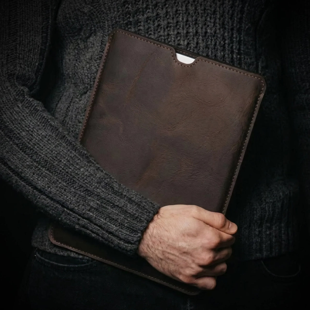 LAPTOP-SLEEVE-LEATHER-001