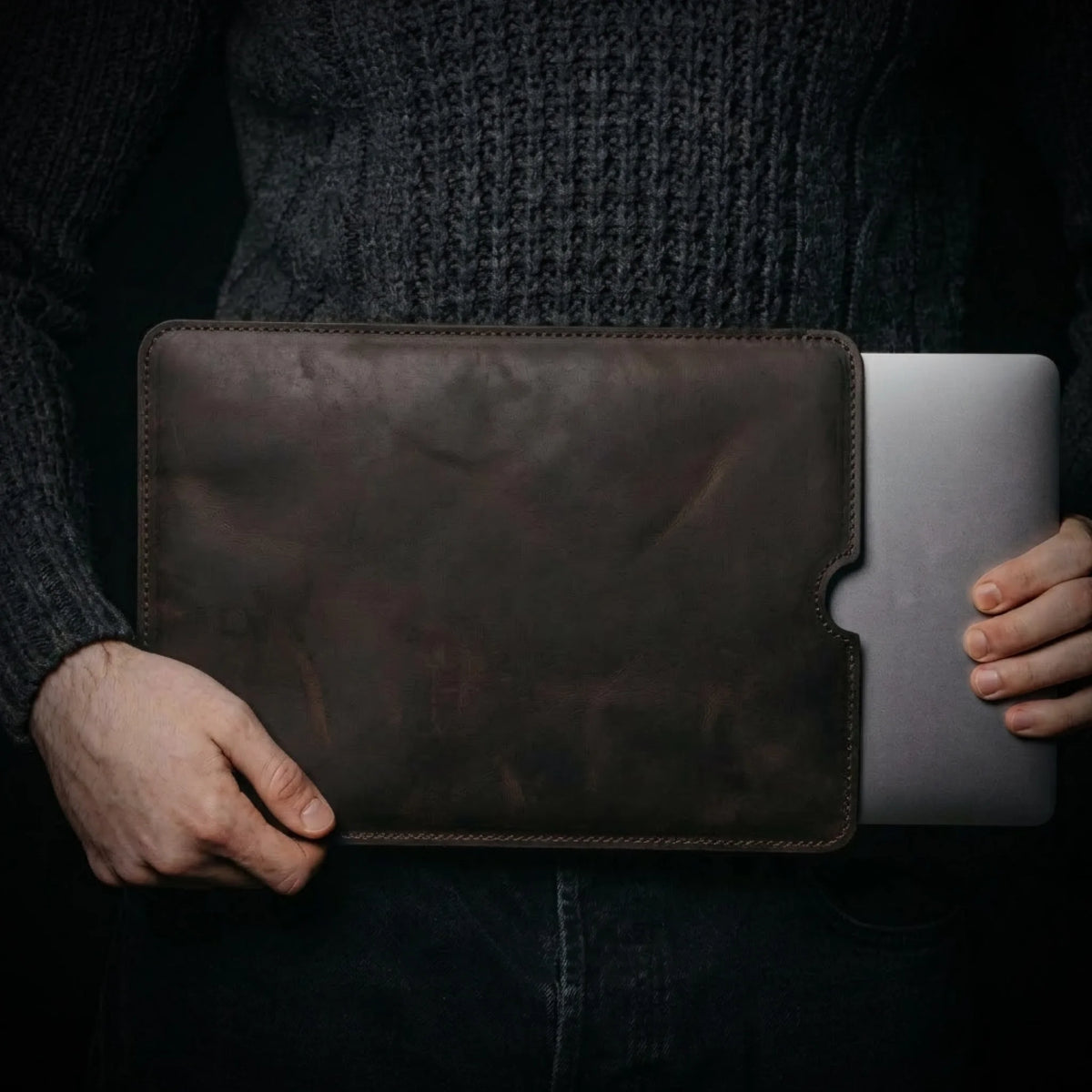 LAPTOP-SLEEVE-LEATHER-004