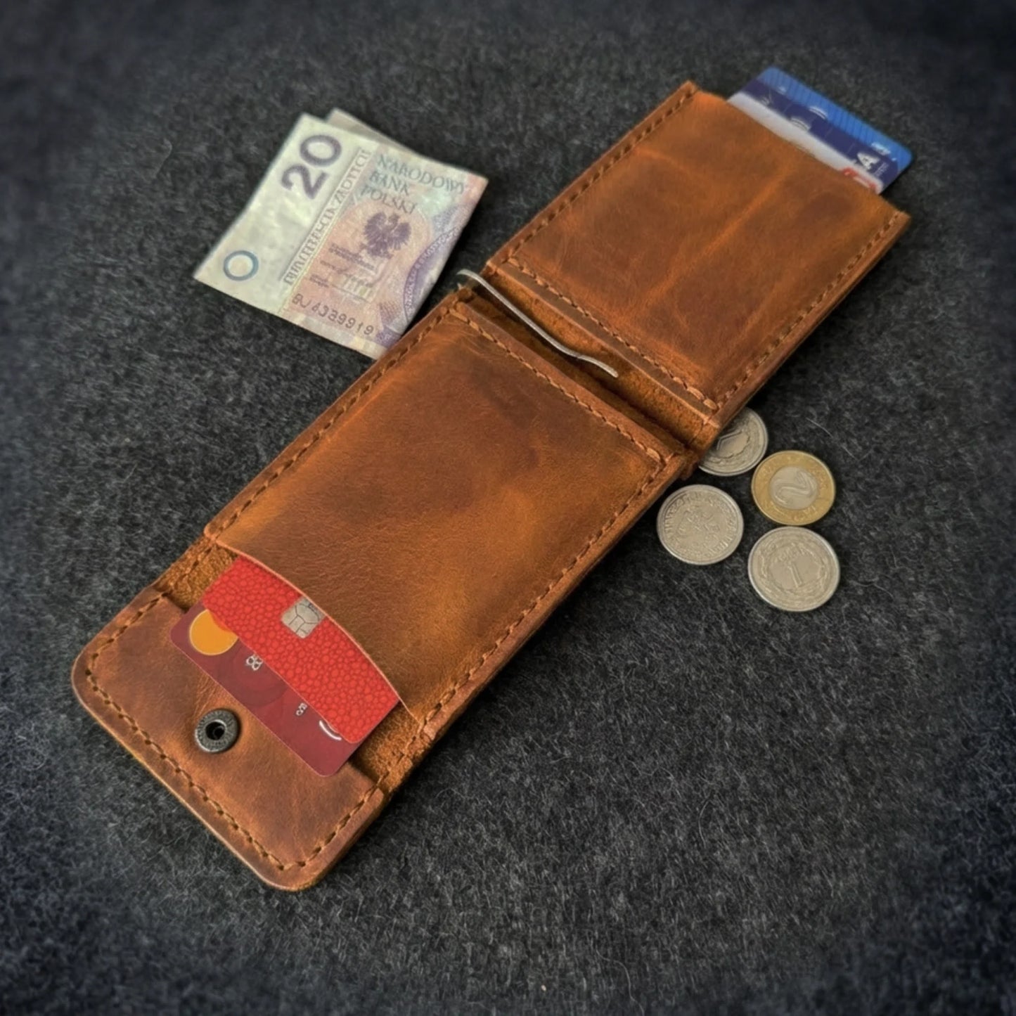 WALLET-CLIPSE-OPEN